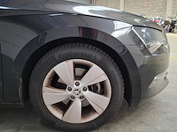 Personenauto, skoda, superb, 2016 - afbeelding 13 van  70