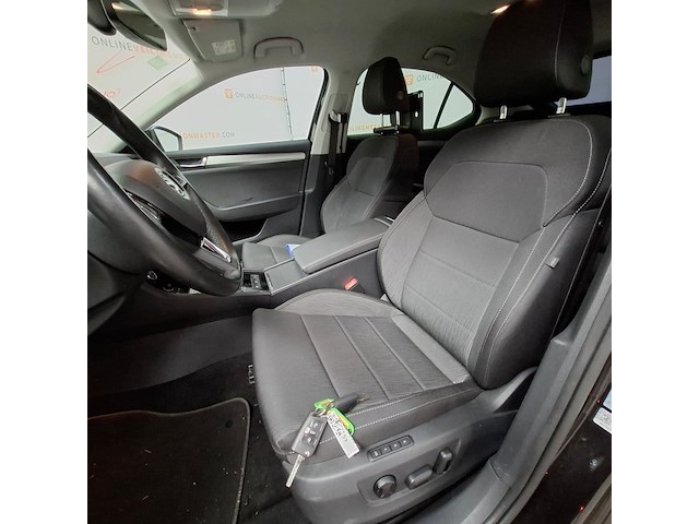Personenauto, skoda, superb, 2016 - afbeelding 28 van  70