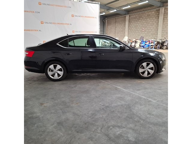 Personenauto, skoda, superb, 2016 - afbeelding 34 van  70