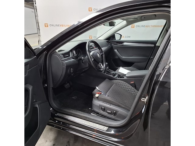 Personenauto, skoda, superb, 2017 - afbeelding 13 van  53