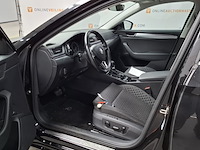 Personenauto, skoda, superb, 2017 - afbeelding 13 van  53