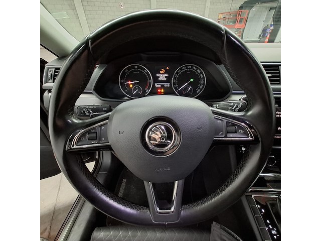 Personenauto, skoda, superb, 2017 - afbeelding 16 van  53