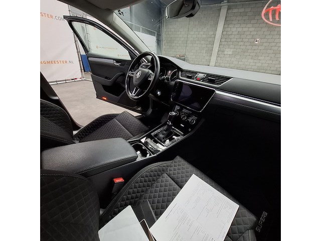Personenauto, skoda, superb, 2017 - afbeelding 29 van  53