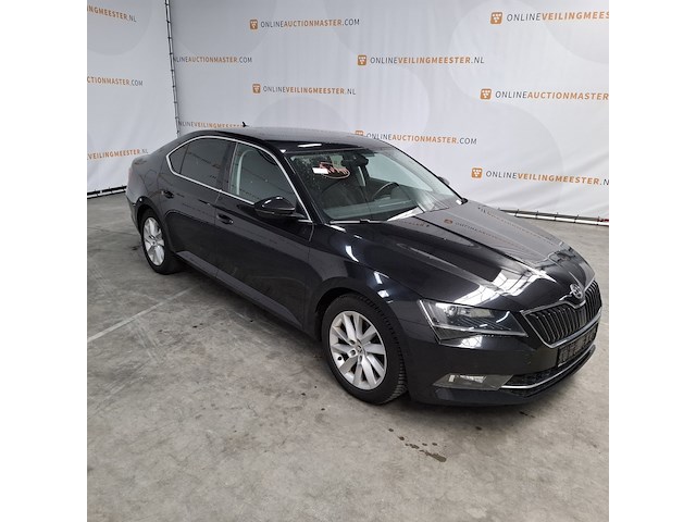 Personenauto, skoda, superb, 2017 - afbeelding 23 van  53