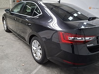 Personenauto, skoda, superb, 2017 - afbeelding 51 van  53