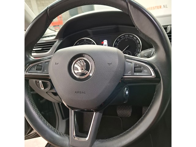 Personenauto, skoda, superb, 2017 - afbeelding 9 van  42