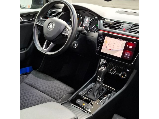 Personenauto, skoda, superb, 2017 - afbeelding 28 van  42