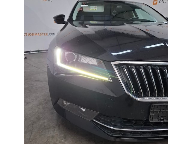 Personenauto, skoda, superb, 2017 - afbeelding 32 van  42