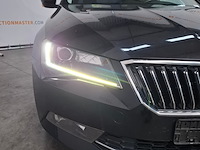 Personenauto, skoda, superb, 2017 - afbeelding 32 van  42