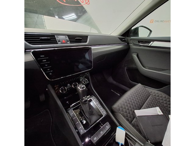 Personenauto, skoda, superb, 2017 - afbeelding 26 van  59