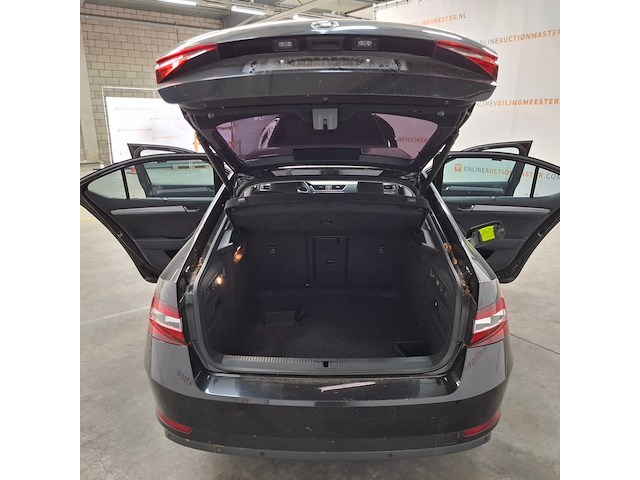Personenauto, skoda, superb, 2017 - afbeelding 30 van  59