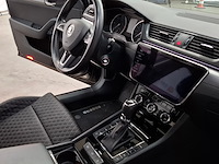 Personenauto, skoda, superb, 2017 - afbeelding 36 van  59