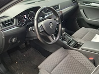Personenauto, skoda, superb, 2017 - afbeelding 6 van  23