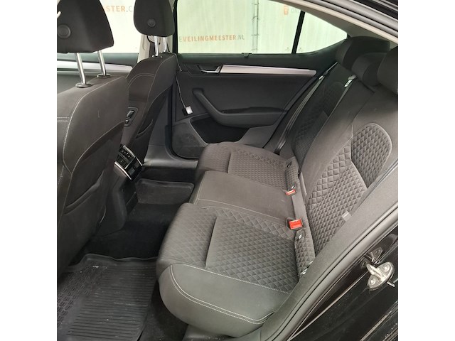 Personenauto, skoda, superb, 2017 - afbeelding 8 van  23