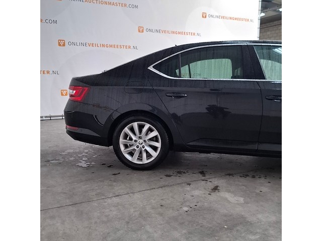 Personenauto, skoda, superb, 2017 - afbeelding 19 van  23