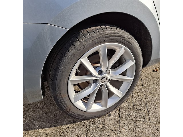 Personenauto skoda, superb combi 1.6 tdi, bouwjaar 2017 - afbeelding 4 van  47