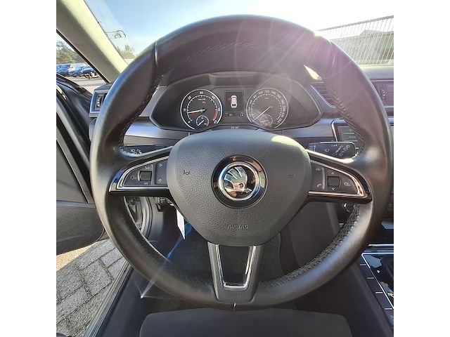 Personenauto skoda, superb combi 1.6 tdi, bouwjaar 2017 - afbeelding 18 van  47