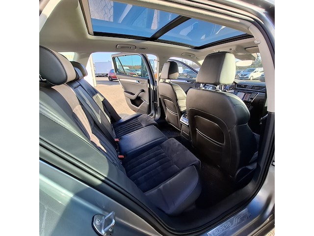 Personenauto skoda, superb combi 1.6 tdi, bouwjaar 2017 - afbeelding 31 van  47
