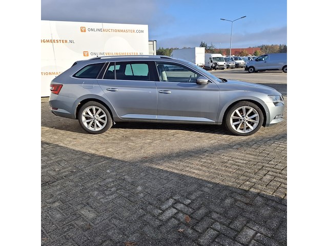 Personenauto skoda, superb combi 1.6 tdi, bouwjaar 2017 - afbeelding 34 van  47