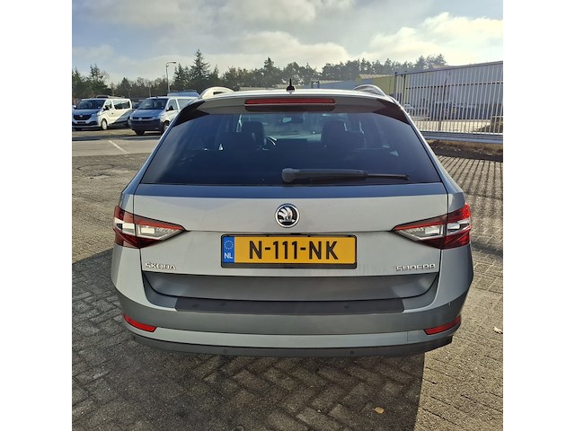 Personenauto skoda, superb combi 1.6 tdi, bouwjaar 2017 - afbeelding 44 van  47