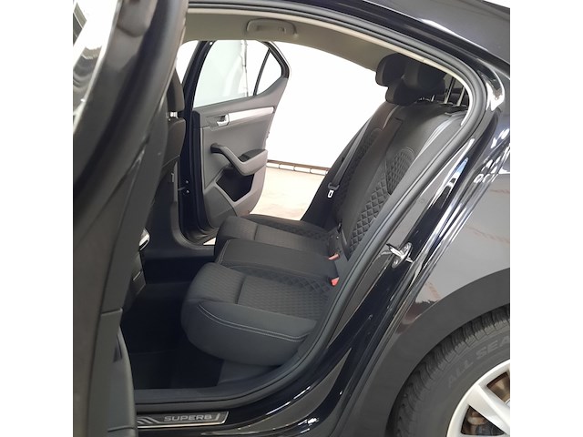 Personenauto, skoda, superb combi 1.6 tdi style - afbeelding 29 van  51