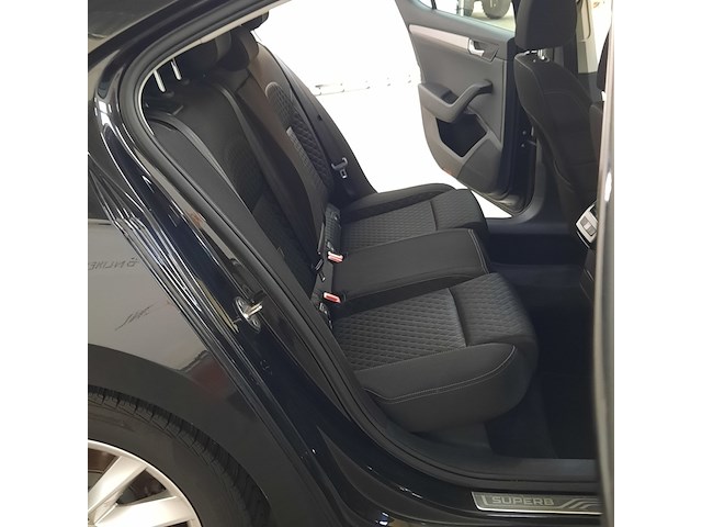 Personenauto, skoda, superb combi 1.6 tdi style - afbeelding 37 van  51