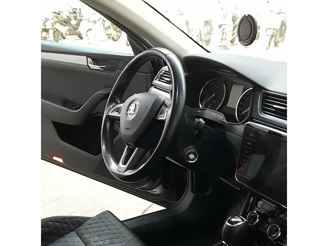 Personenauto, skoda, superb combi 1.6 tdi style - afbeelding 17 van  51