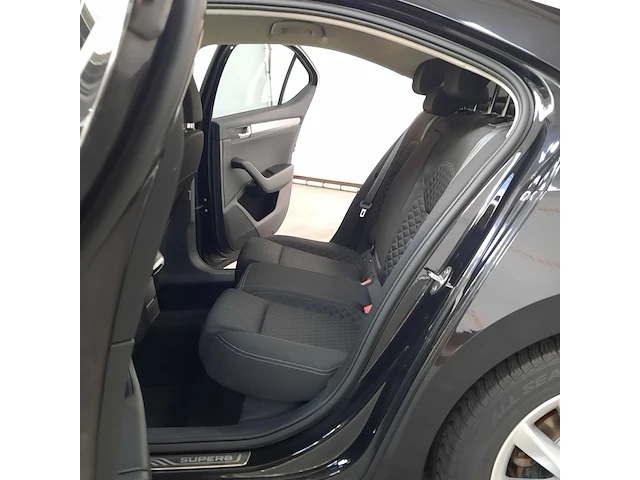 Personenauto, skoda, superb combi 1.6 tdi style - afbeelding 29 van  51