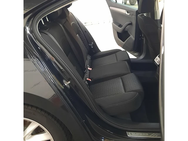 Personenauto, skoda, superb combi 1.6 tdi style - afbeelding 37 van  51