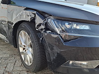 Personenauto, skoda, superb, schade-auto - afbeelding 10 van  48