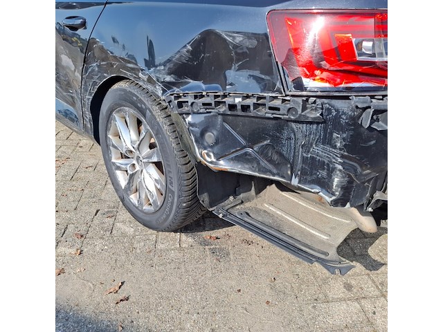 Personenauto, skoda, superb, schade-auto - afbeelding 14 van  48