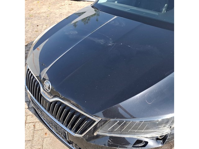 Personenauto, skoda, superb, schade-auto - afbeelding 17 van  48