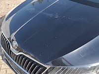 Personenauto, skoda, superb, schade-auto - afbeelding 17 van  48