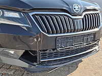Personenauto, skoda, superb, schade-auto - afbeelding 18 van  48