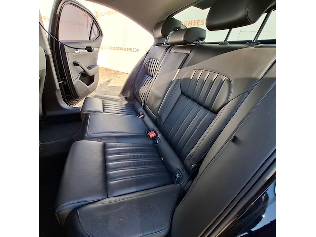 Personenauto, skoda, superb, schade-auto - afbeelding 25 van  48