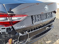 Personenauto, skoda, superb, schade-auto - afbeelding 27 van  48
