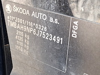 Personenauto, skoda, superb, schade-auto - afbeelding 33 van  48