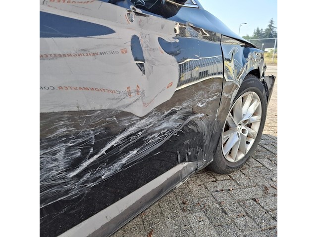 Personenauto, skoda, superb, schade-auto - afbeelding 45 van  48