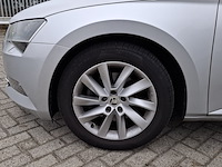 Personenauto, skoda, superb - afbeelding 10 van  47
