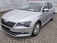 Personenauto, skoda, superb - afbeelding 15 van  47