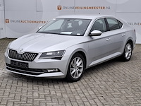 Personenauto, skoda, superb - afbeelding 1 van  47