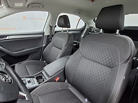 Personenauto, skoda, superb - afbeelding 25 van  47
