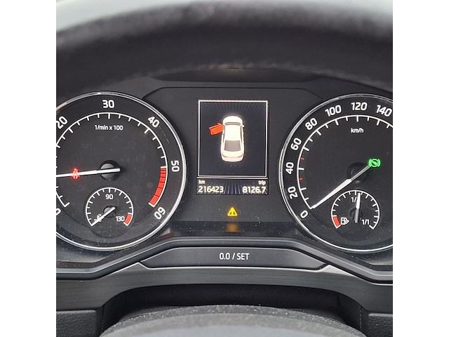 Personenauto, skoda, superb - afbeelding 27 van  47