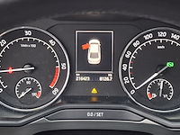 Personenauto, skoda, superb - afbeelding 27 van  47