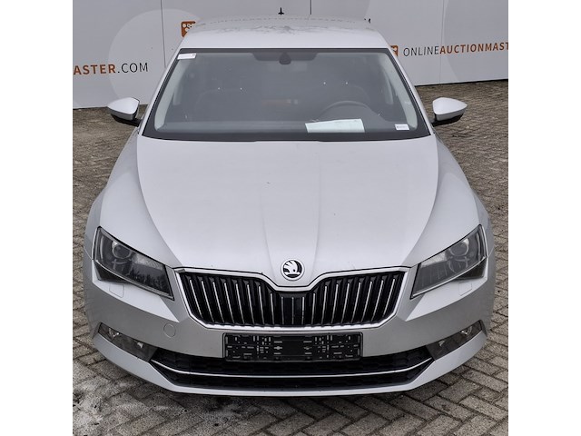 Personenauto, skoda, superb - afbeelding 2 van  47