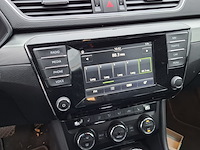 Personenauto, skoda, superb - afbeelding 30 van  47