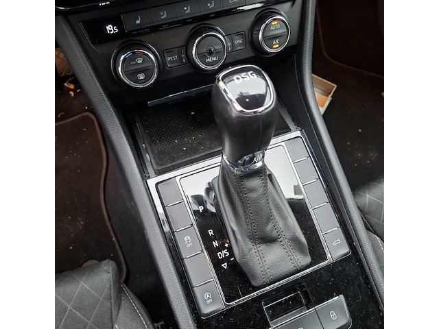 Personenauto, skoda, superb - afbeelding 31 van  47