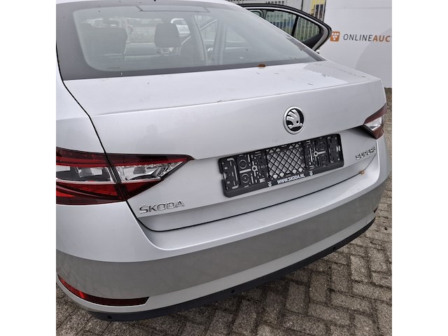Personenauto, skoda, superb - afbeelding 35 van  47