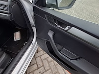 Personenauto, skoda, superb - afbeelding 39 van  47