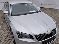 Personenauto, skoda, superb - afbeelding 3 van  47